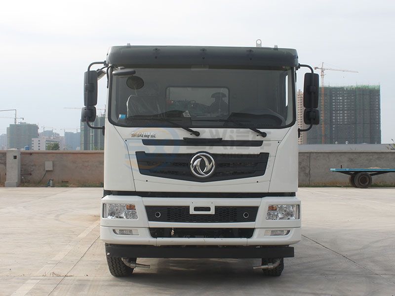 東風(fēng)御龍后雙橋80米多功能抑塵車(chē)
