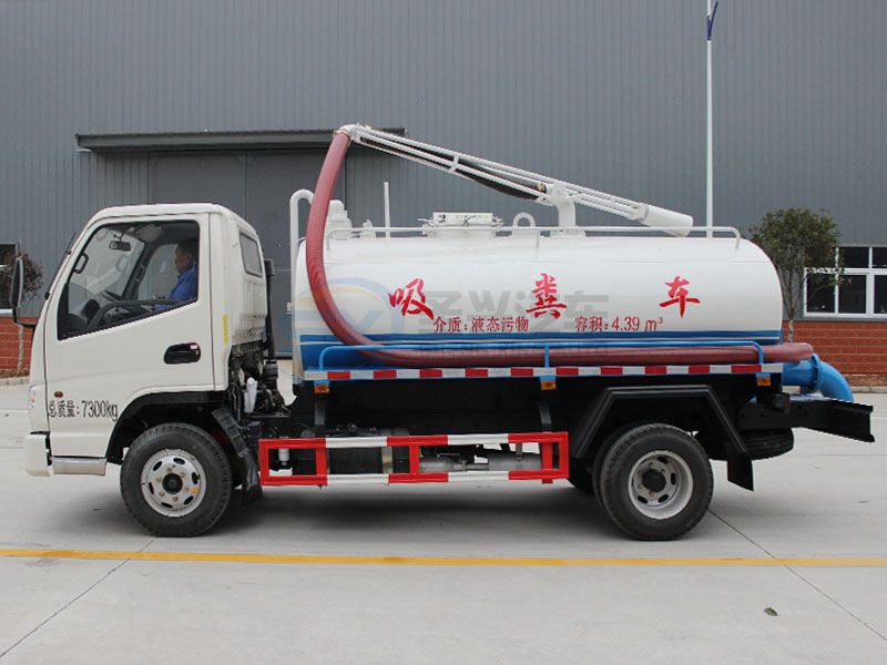 東風福瑞卡5方吸糞車
