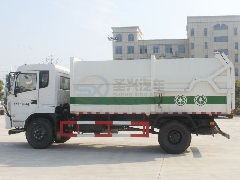 東風(fēng)專底對(duì)接垃圾車