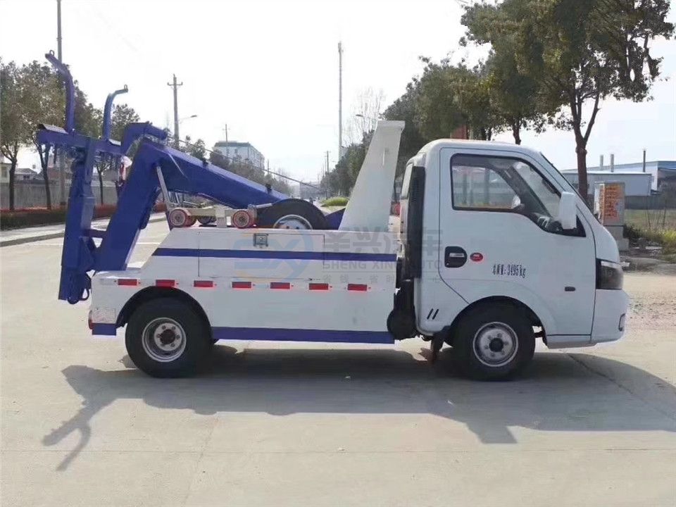 東風(fēng)逸圖拖吊聯(lián)體清障車