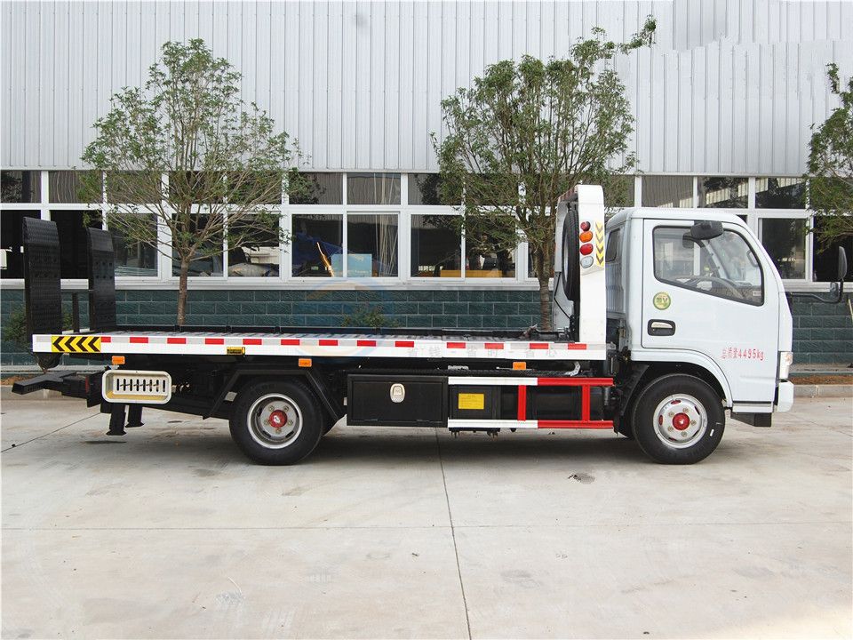 東風(fēng)多利卡一拖二清障車(chē)