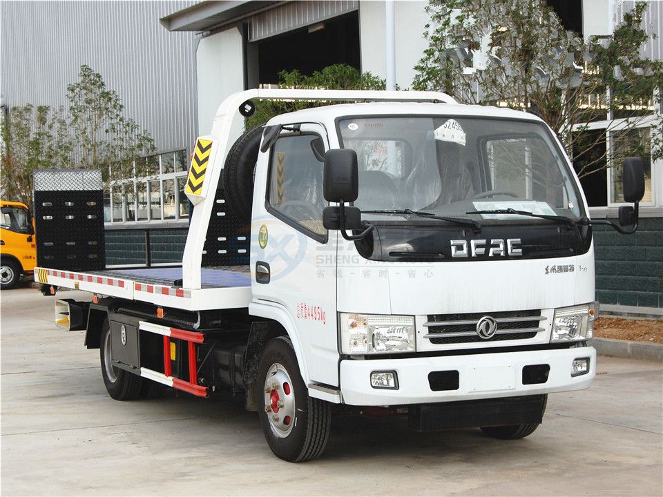 東風(fēng)多利卡一拖二清障車(chē)