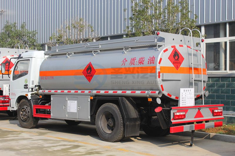 東風(fēng)多利卡10噸加油車(chē)