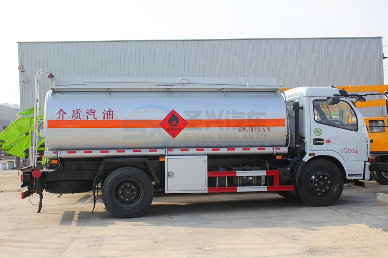 東風(fēng)多利卡10噸加油車(chē)