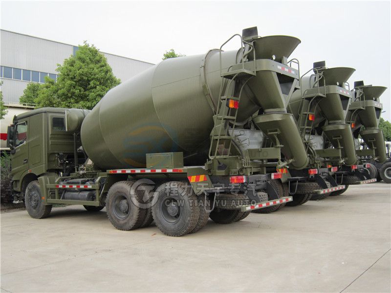 北奔重卡后雙橋攪拌車12方