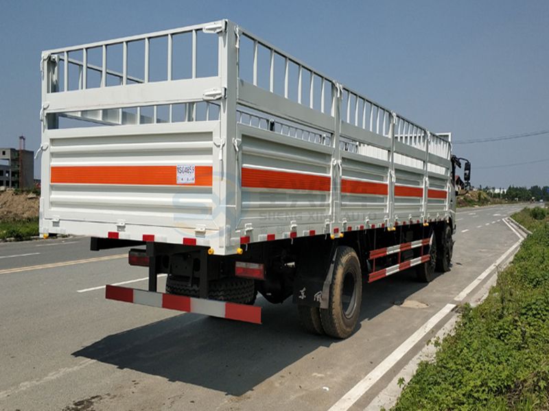 東風嘉運9米6氣瓶運輸車