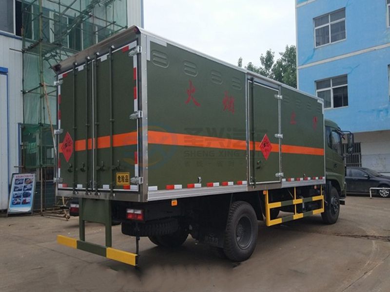 東風(fēng)6米1爆破器材運輸車