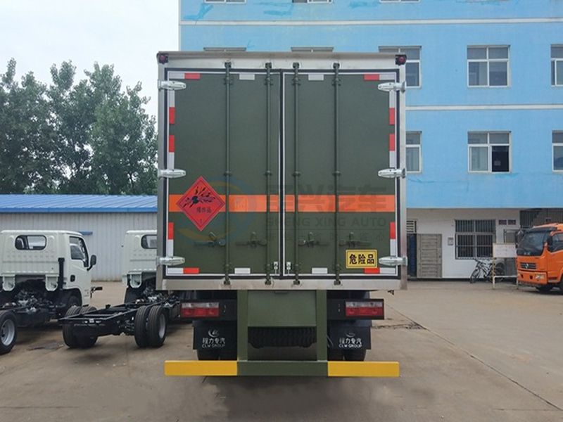 東風(fēng)6米1爆破器材運輸車
