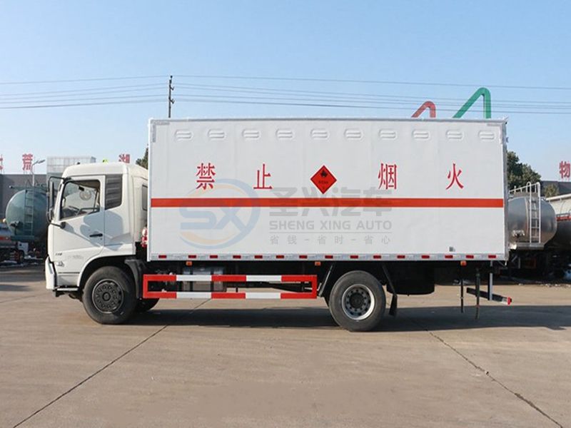 東風(fēng)天錦6米2/6米5爆破器材運(yùn)輸車
