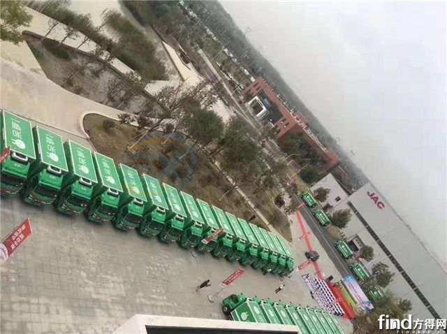 首批300臺(tái)駿鈴冷鏈車交付6
