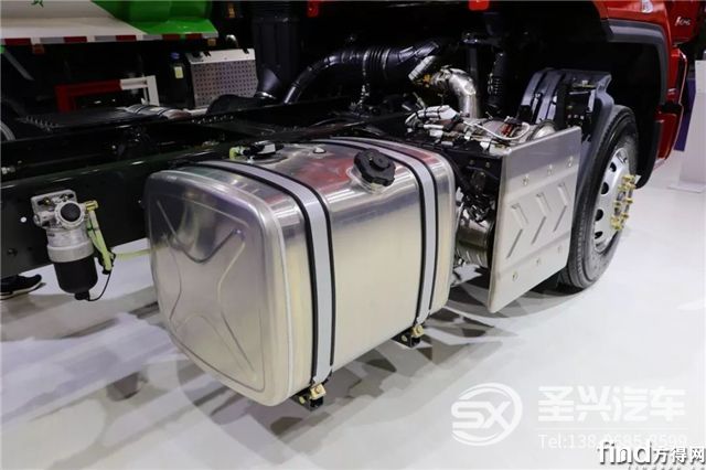 乘龍H5高頂雙臥大單橋快遞車，樹立行業(yè)新標(biāo)桿！5