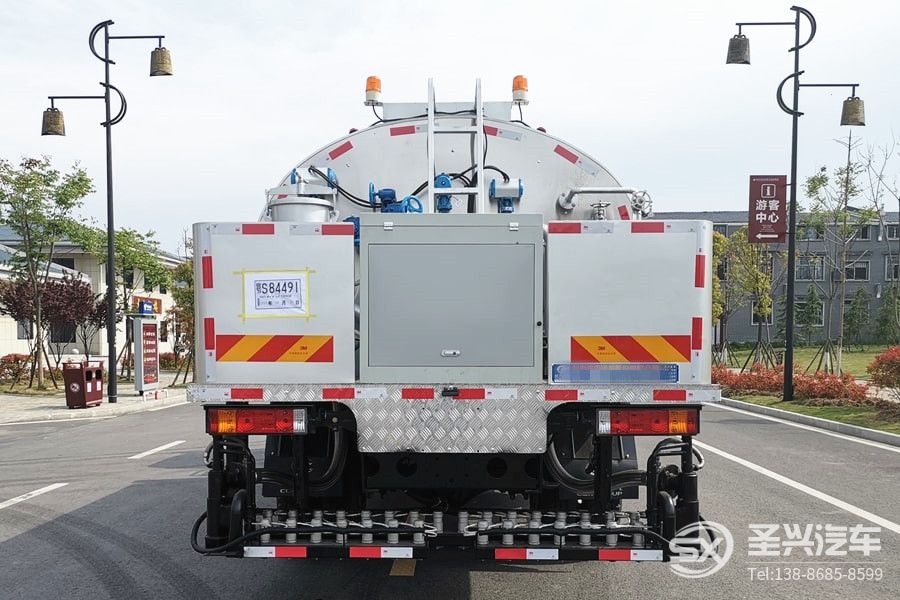 陜汽軒德12噸瀝青灑布車