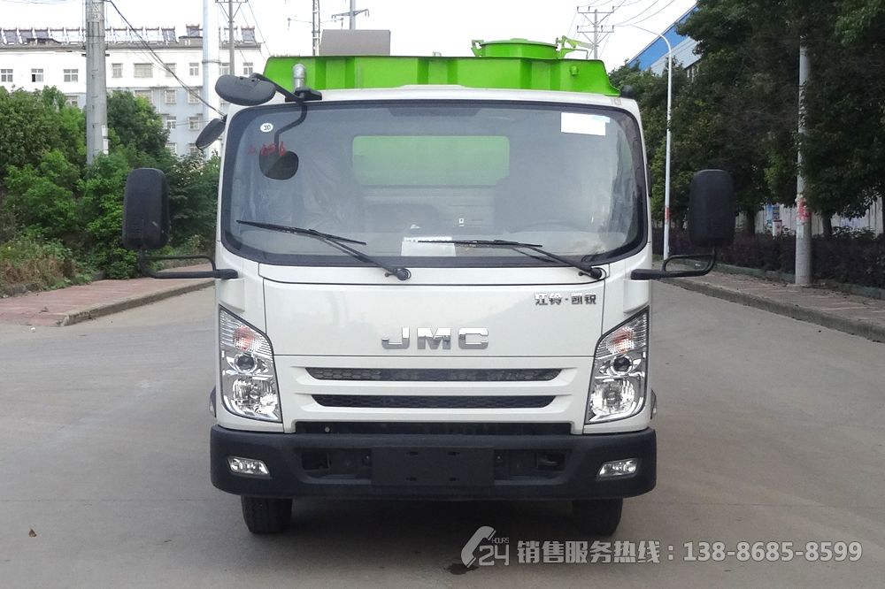 江鈴凱銳4+4方洗掃車