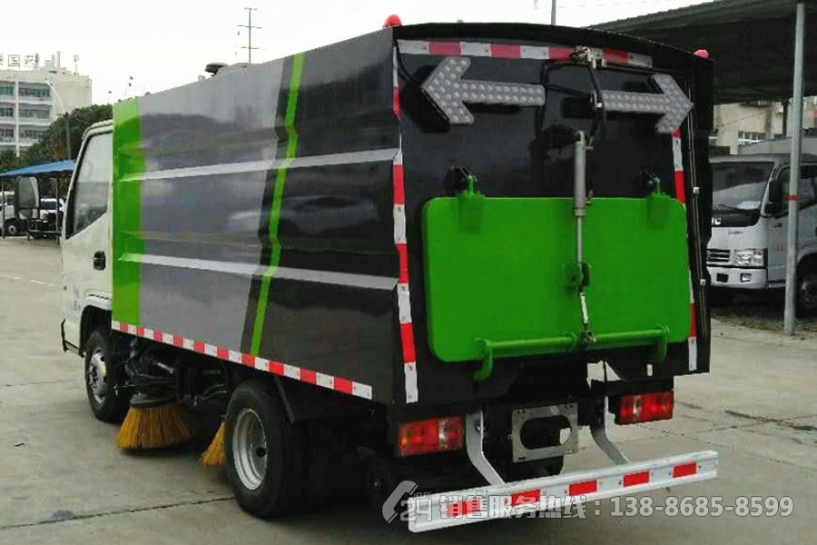 凱馬小型3噸掃路車