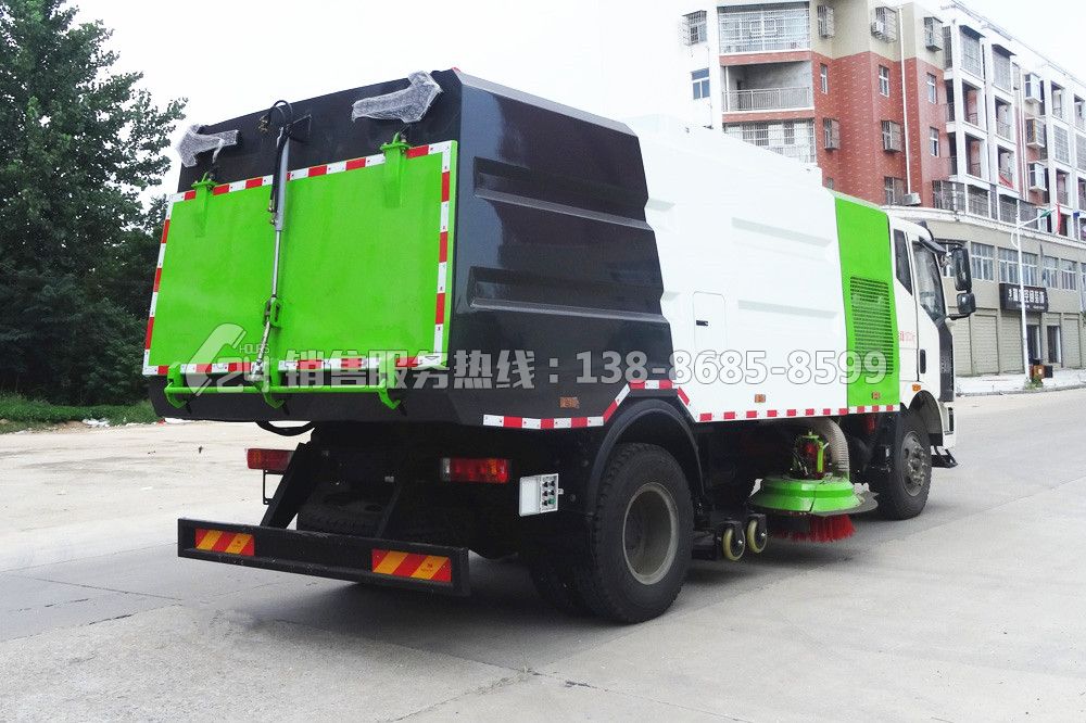 解放J6干式掃路車(chē)