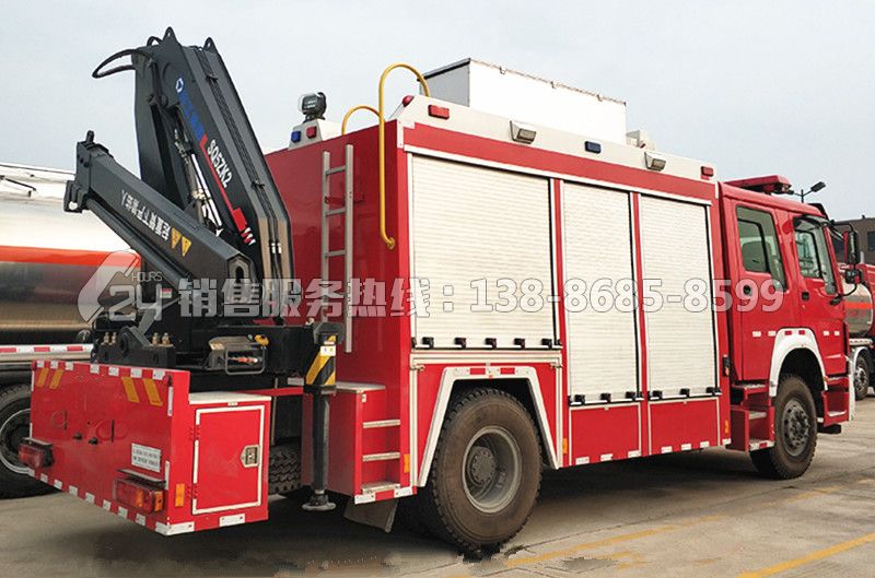 重汽豪沃搶險(xiǎn)救援車火場(chǎng)應(yīng)急救援車