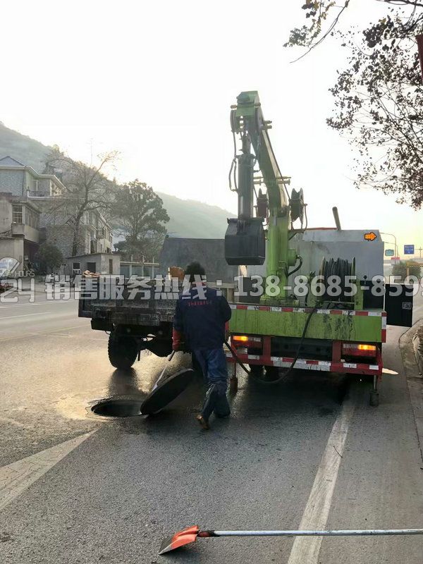國六-東風(fēng)多利卡掏挖式管道清洗疏通清淤車