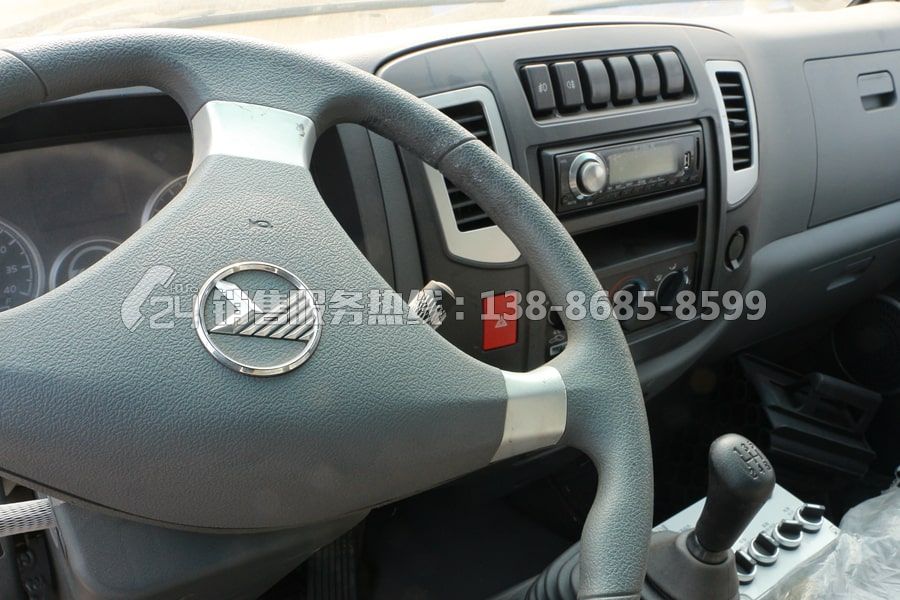 凱馬小型4方密封式垃圾收集轉(zhuǎn)運車