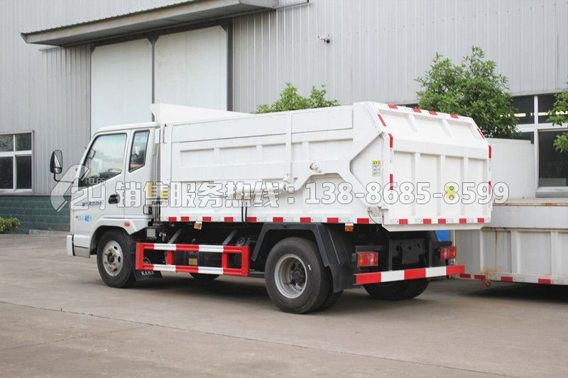 凱馬福運(yùn)來(lái)自卸式垃圾轉(zhuǎn)運(yùn)車(chē)