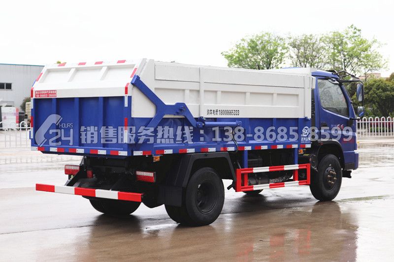 時(shí)風(fēng)風(fēng)順?biāo){牌對(duì)接式自卸垃圾車