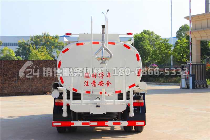 東風多利卡D7灑水車8方