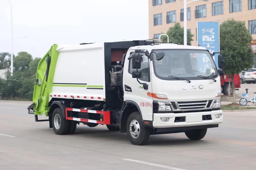 國(guó)六-江淮駿鈴V7后裝壓縮式垃圾車(chē)8方