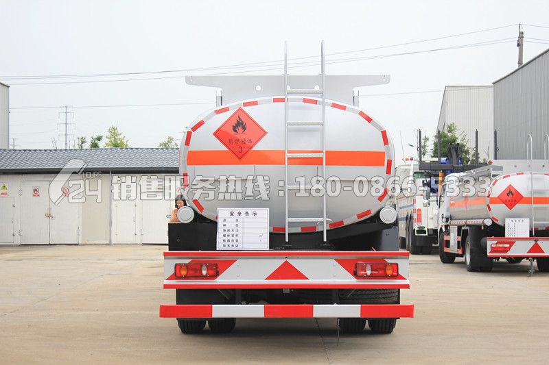 東風(fēng)天錦運油車
