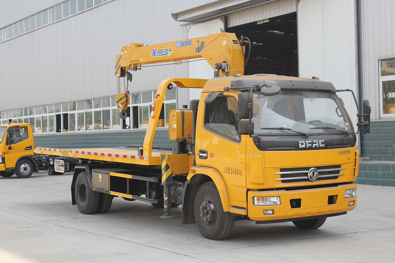 東風(fēng)多利卡D7一拖二清障車(chē)-帶徐工3.2噸吊機(jī)