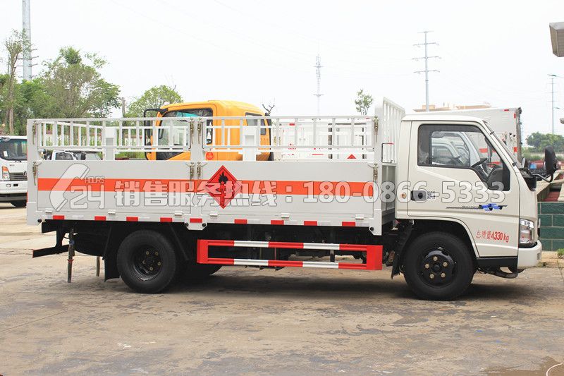 江鈴順達(dá)4米2氣瓶運(yùn)輸車