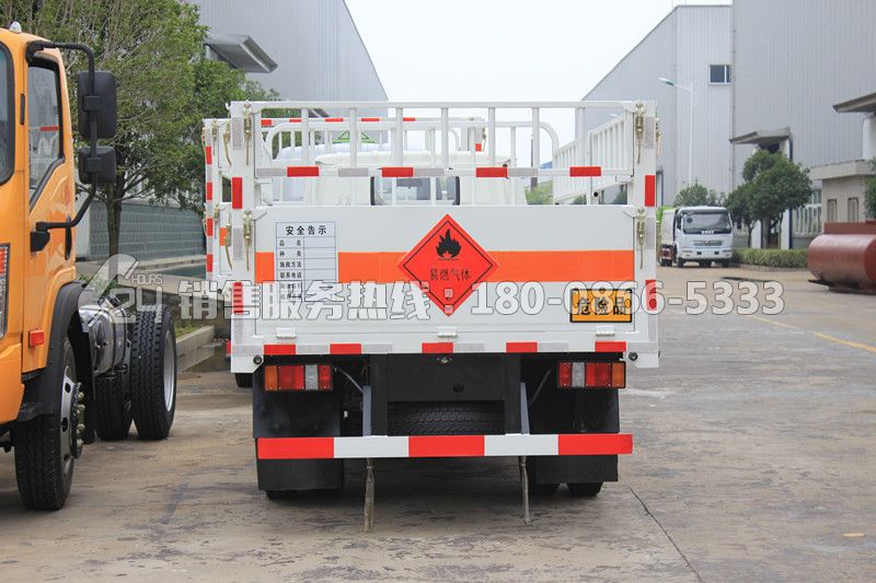 江鈴順達(dá)4米2氣瓶運(yùn)輸車