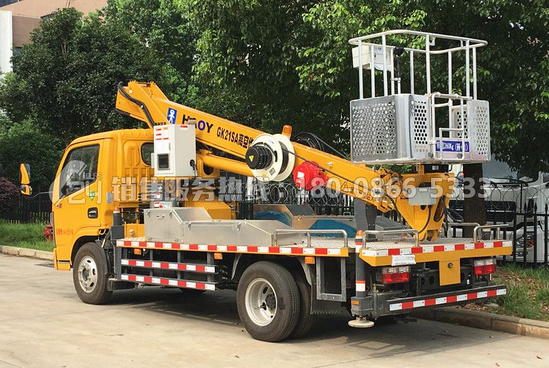東風(fēng)多利卡伸縮式21米高空作業(yè)車(chē)