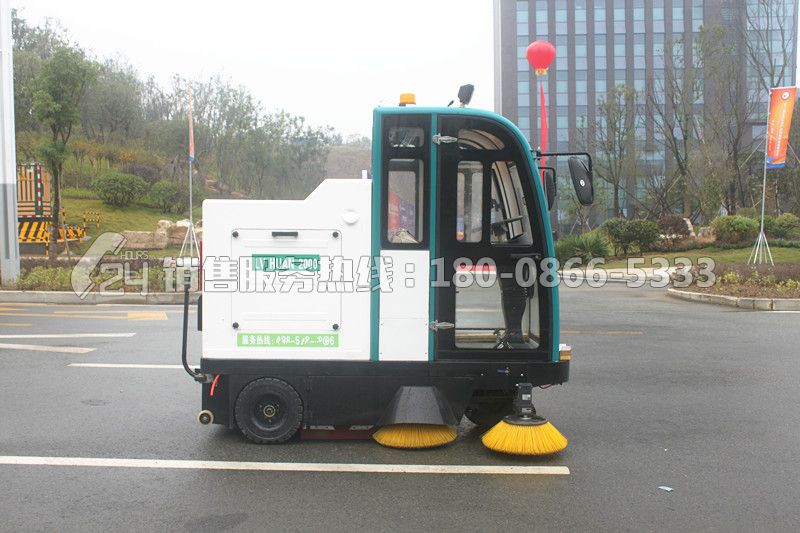 電動掃路車