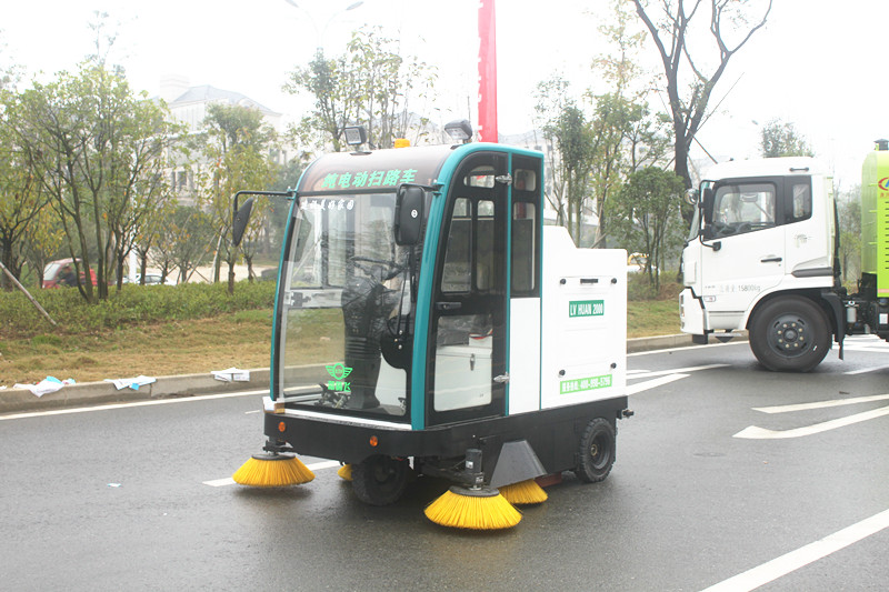 電動掃路車