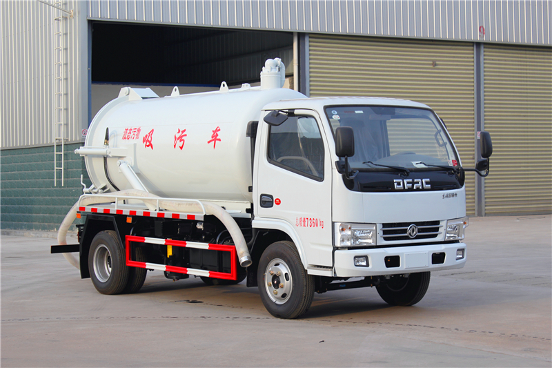 東風(fēng)多利卡D6吸污車(chē)4方