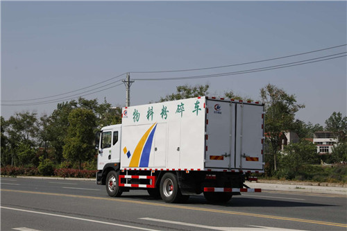 東風多利卡D9物料粉碎車