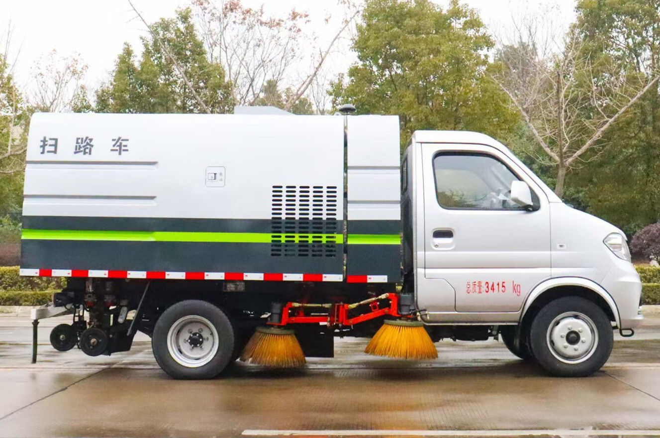 東風(fēng)小康掃路車0.5+1.5方