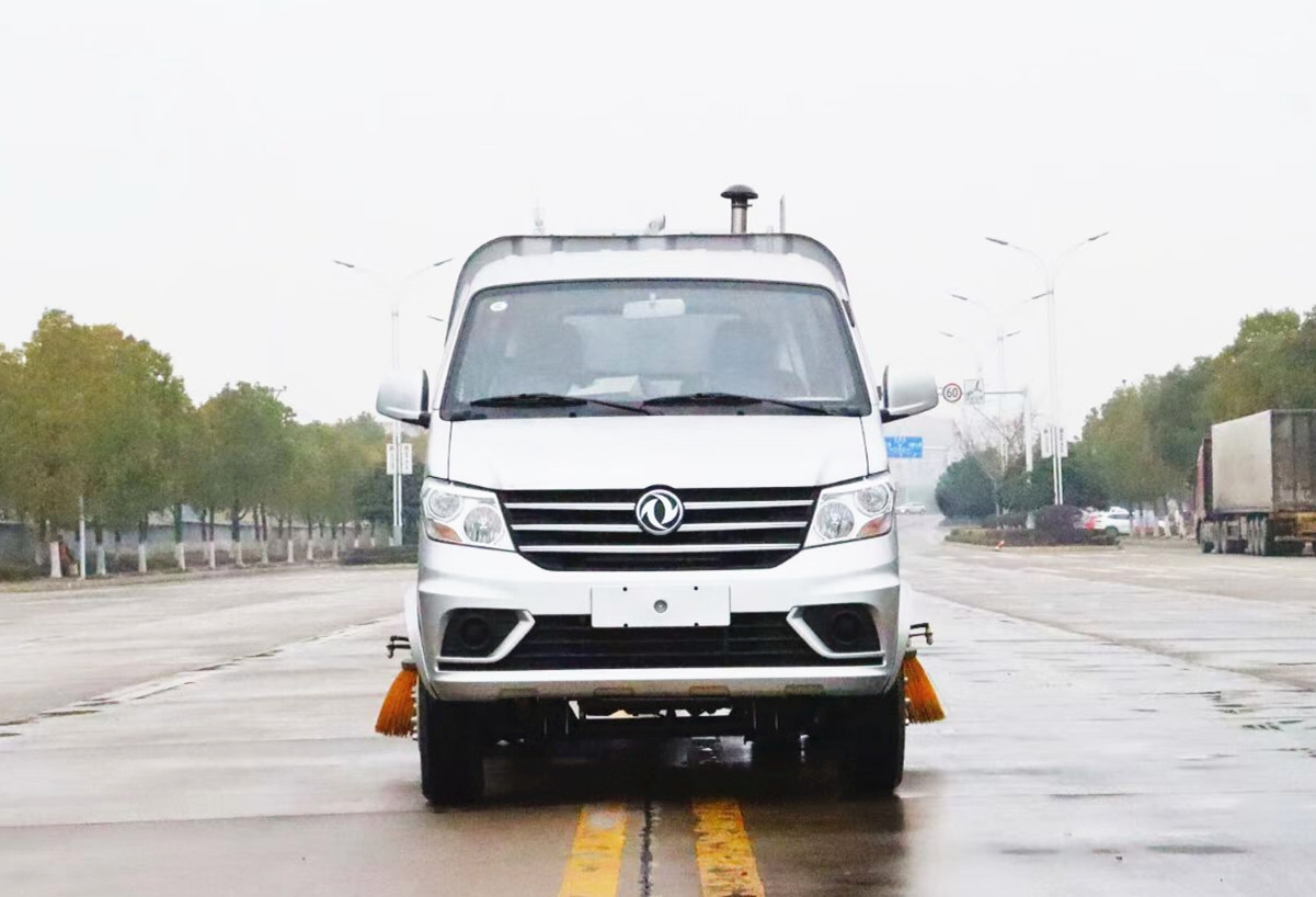 東風(fēng)小康掃路車0.5+1.5方