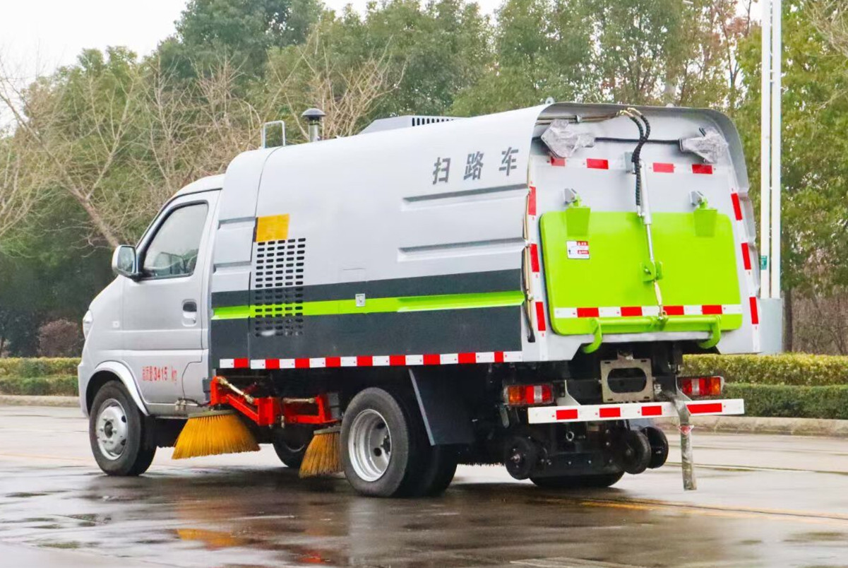 東風(fēng)小康掃路車0.5+1.5方