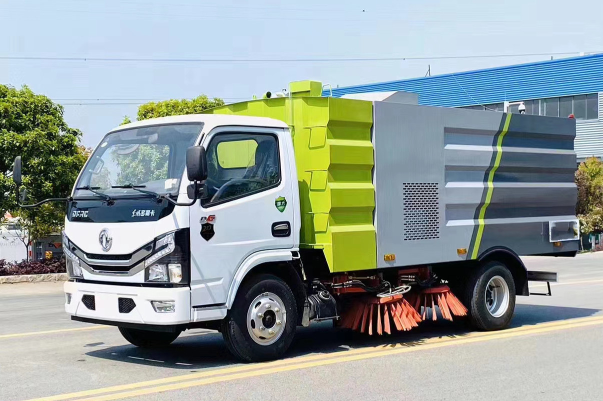 東風多利卡掃路車1.5+4方