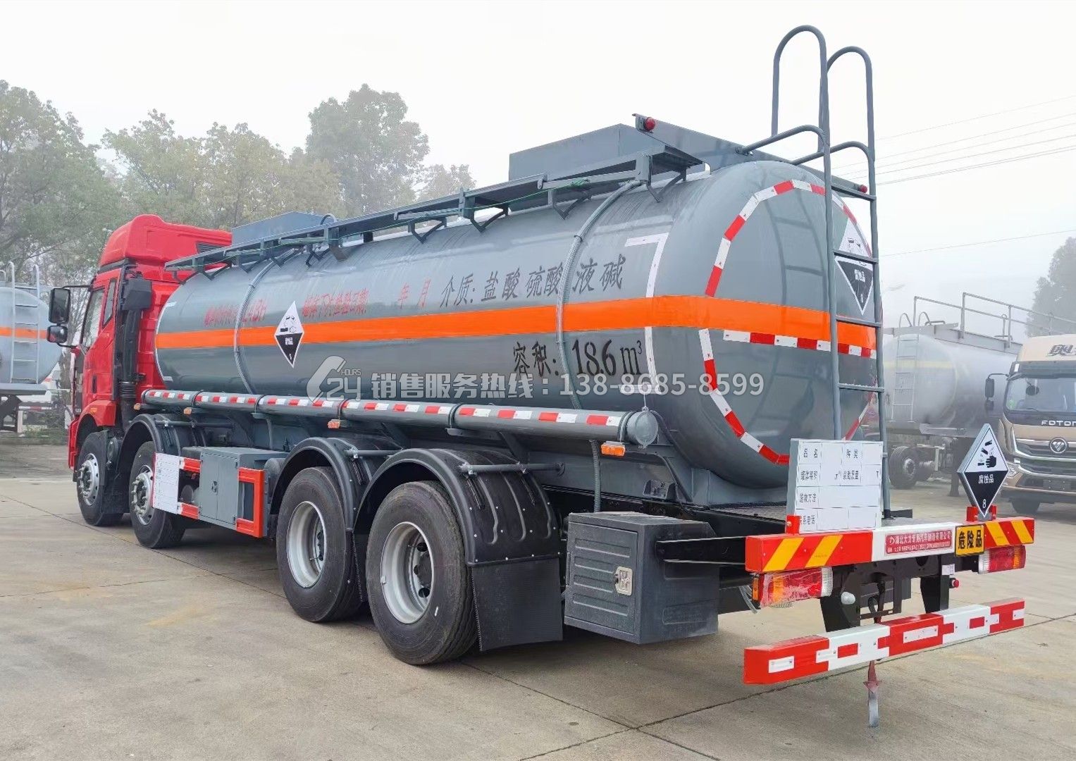 解放J6L腐蝕性物品罐式運(yùn)輸車18.6方