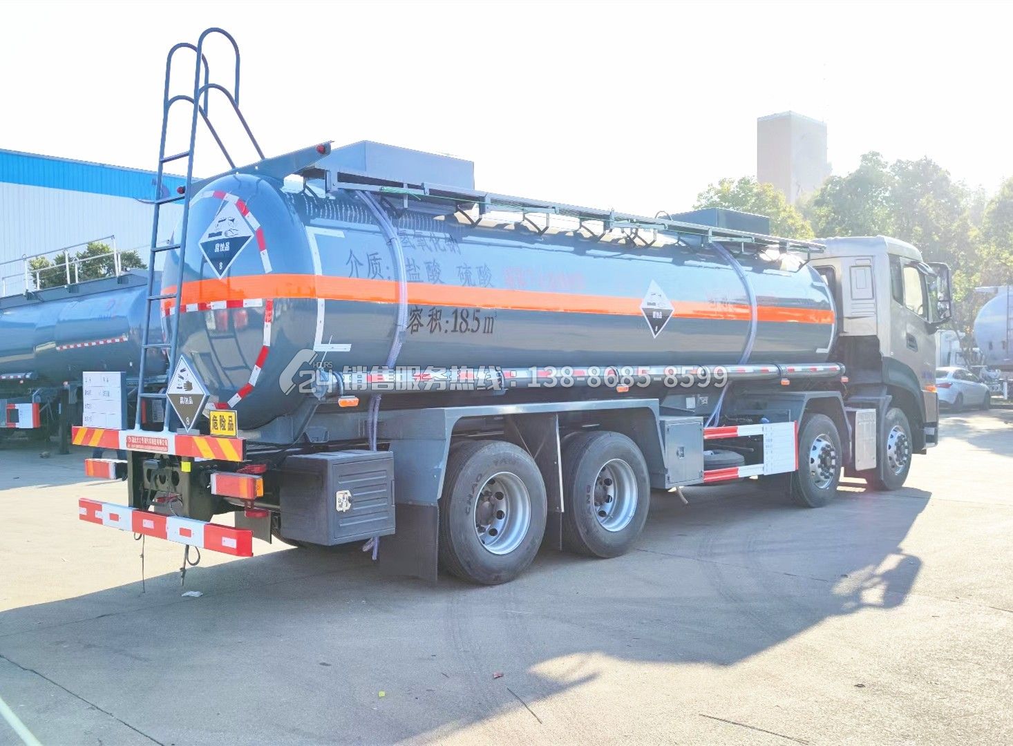 東風(fēng)天龍腐蝕性物品罐式運輸車18.5方