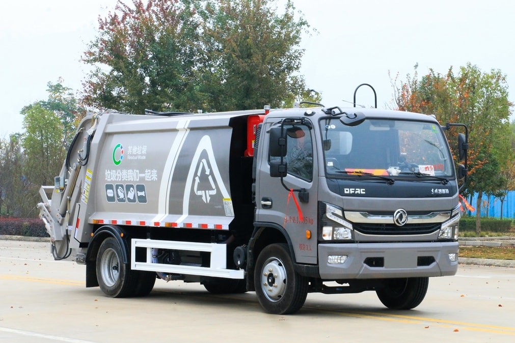 東風(fēng)凱普特N7壓縮式垃圾車8方