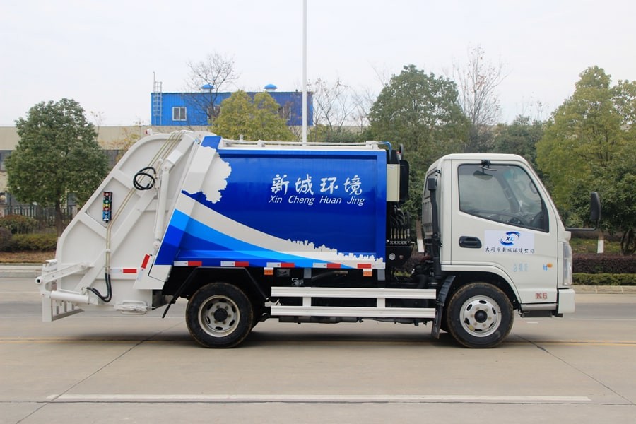 凱馬藍(lán)牌壓縮式垃圾車4方
