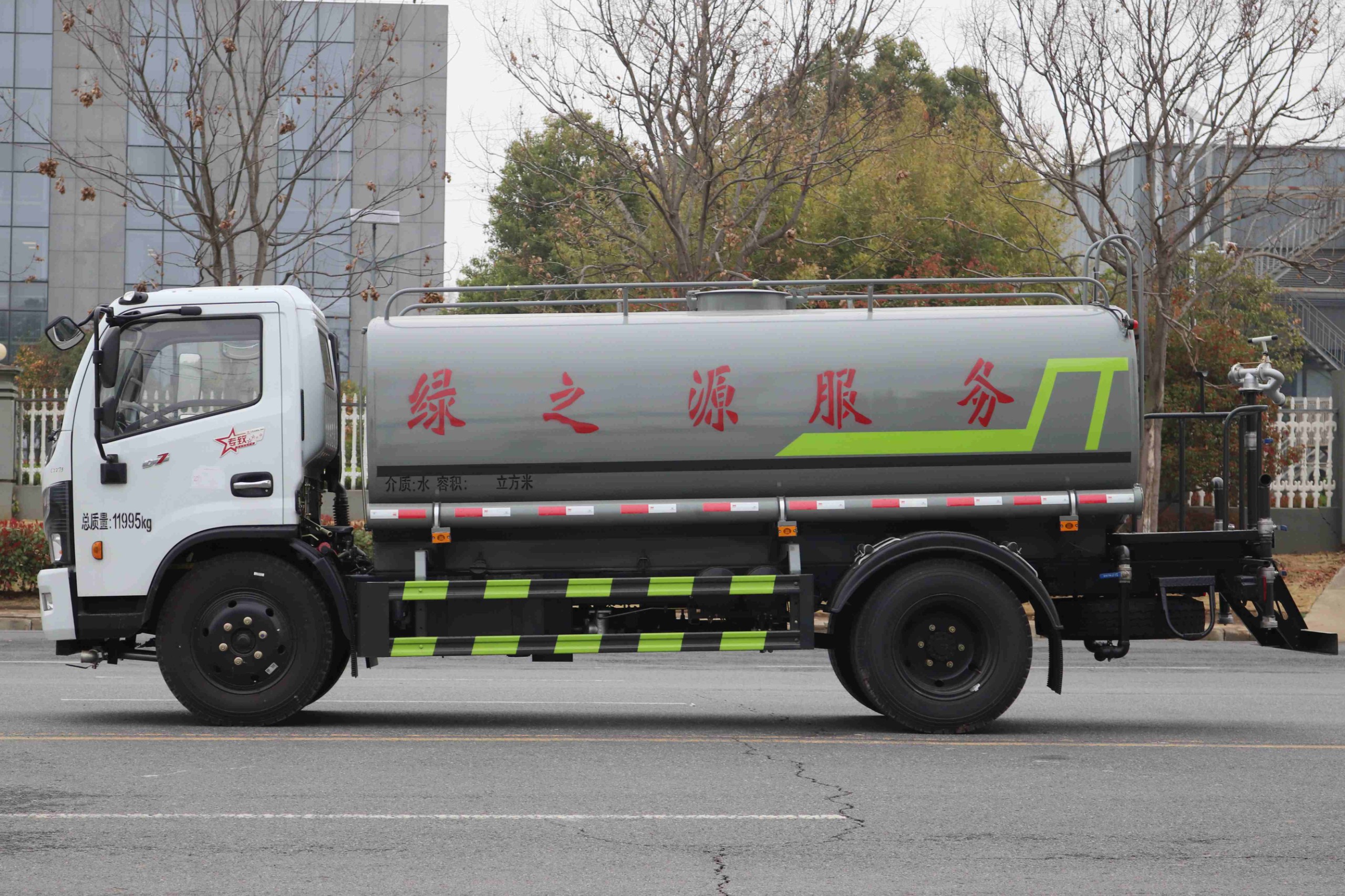 東風多利卡D7灑水車9.2方