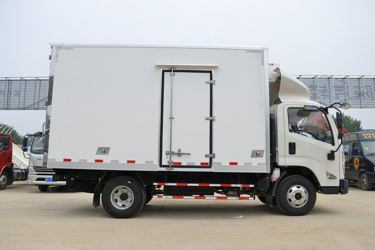 江鈴凱運藍牌冷藏車4米