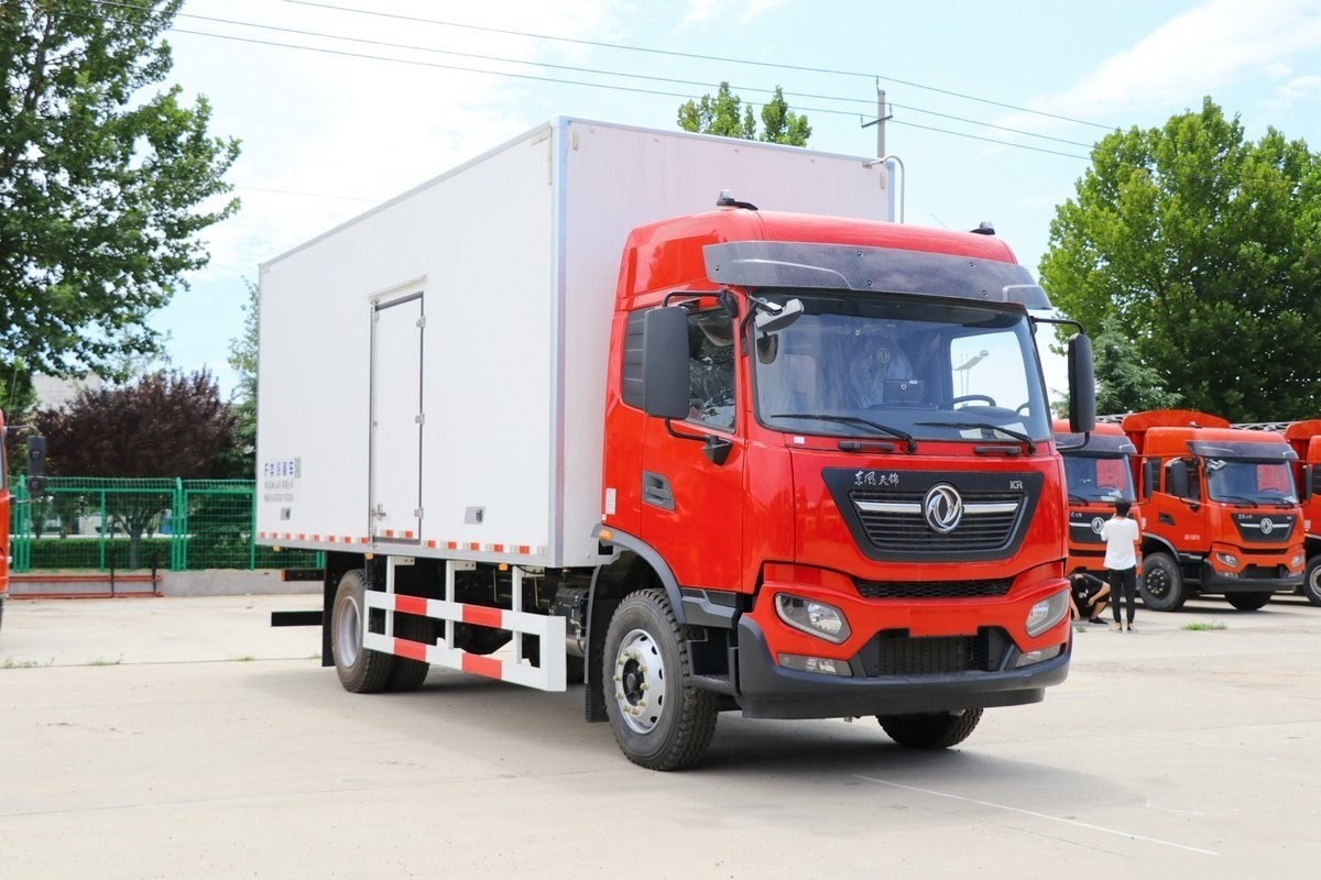 東風天錦KR冷藏車7.8米