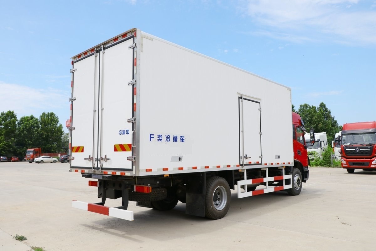 東風天錦KR冷藏車7.8米
