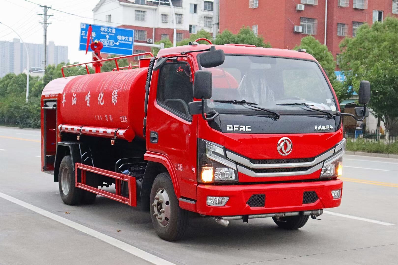 東風(fēng)多利卡消防灑水車