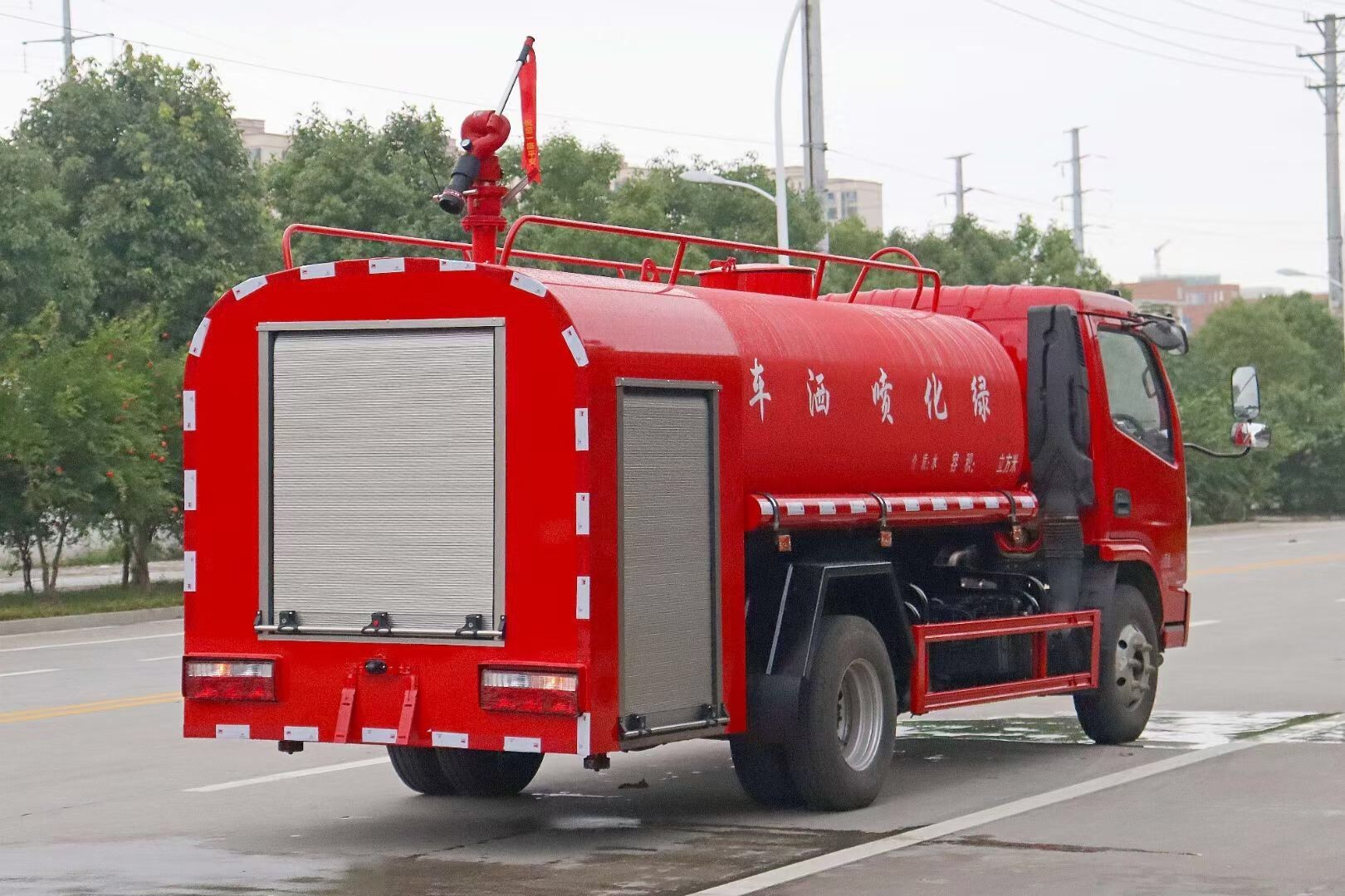 東風(fēng)多利卡消防灑水車
