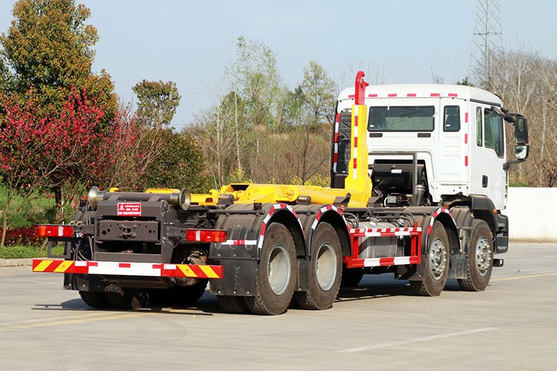 重汽汕德卡8x4車(chē)廂可卸式垃圾車(chē)25噸